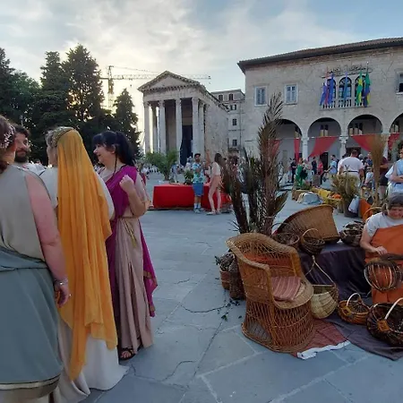 Πανσιόν Center Πούλα