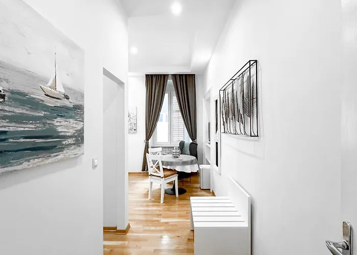 Center Gostinjska kuća 4*