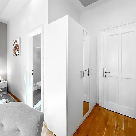 ゲストハウス Center